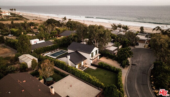 Building Photo - 6450 Surfside Way