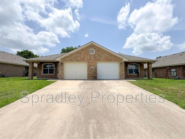 Foto del edificio - 5606A Luxor Dr