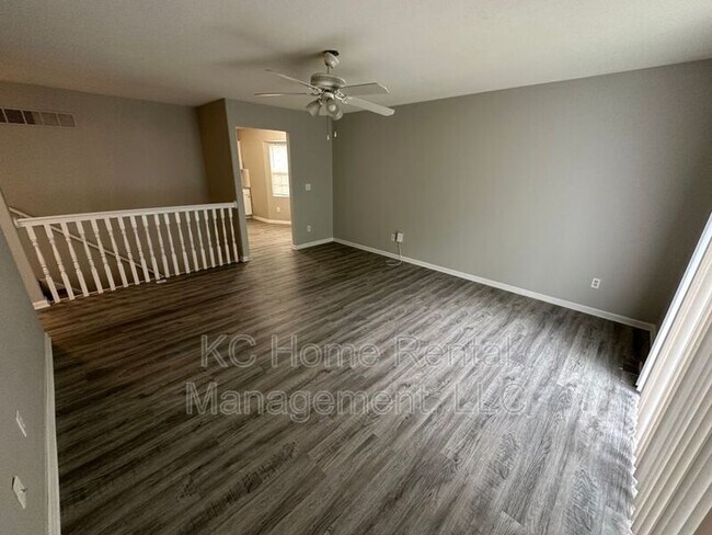 Foto del edificio - 8201 Woodson Dr