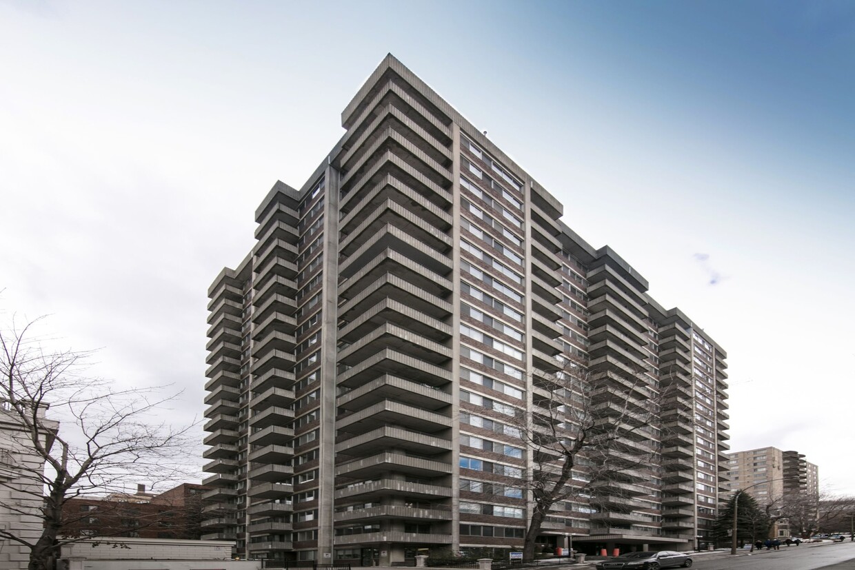 Primary Photo - 3460 Rue Peel