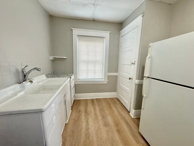 Foto del edificio - 278-280-280 Cedarwood Terrace