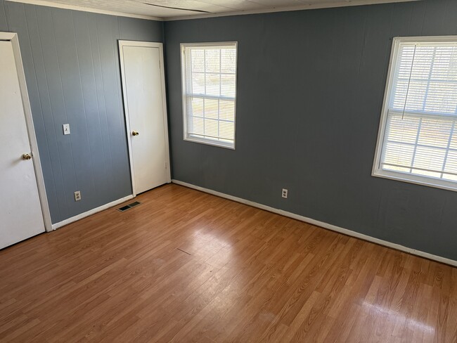 Building Photo - 1209 Cherokee Rd