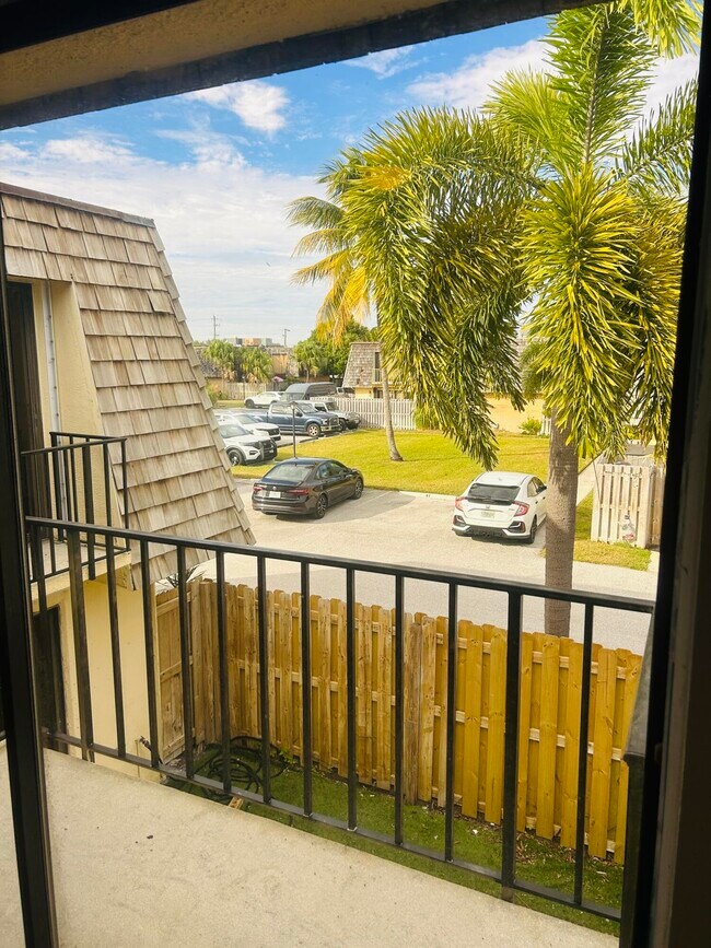 Foto del edificio - 31 Lake Arbor Dr