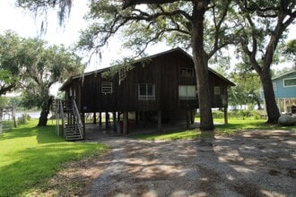 Building Photo - 6348 659