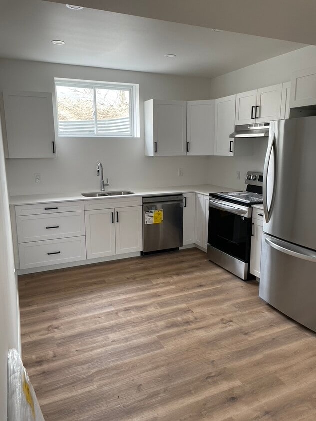 Primary Photo - 233 Mill St W