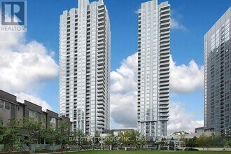 Building Photo - 275 Village Green Square