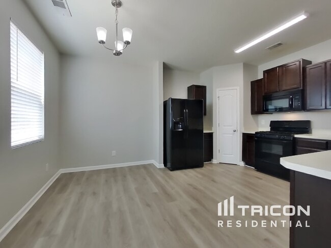 Foto del edificio - 531 Susie Creek Ln