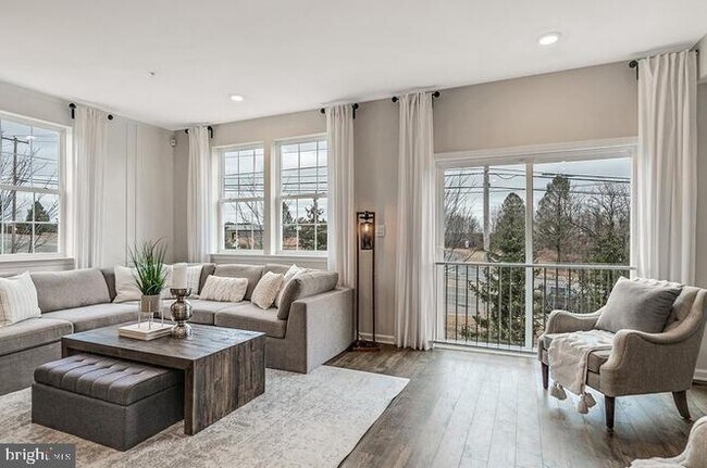 Foto del edificio - 1128 Meadowlark Dr