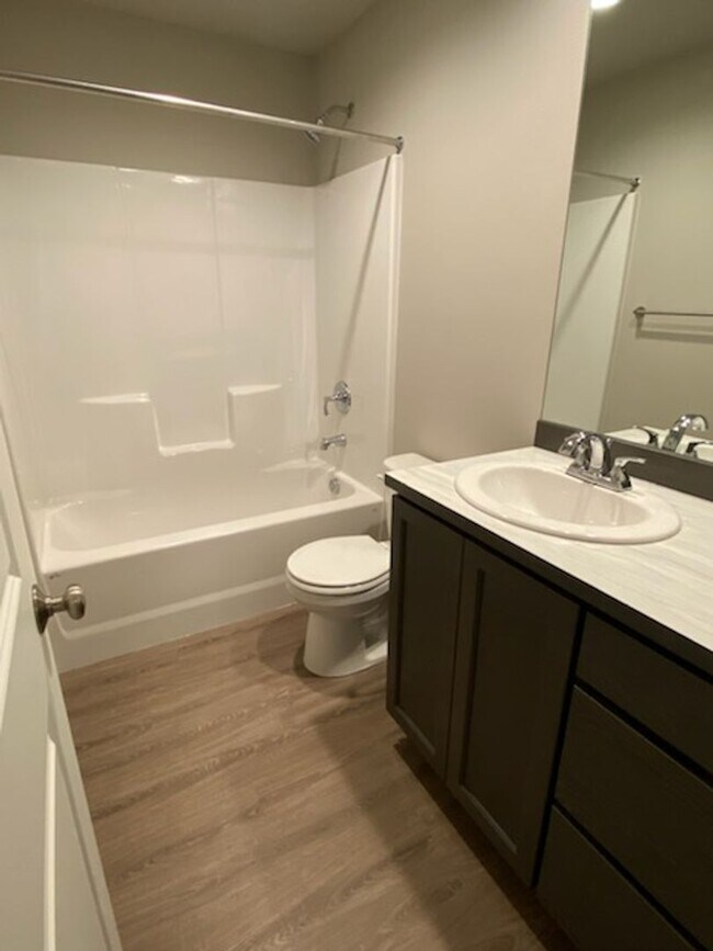 Foto del edificio - Luxury 3 bedroom, 2 bath home with double garage!