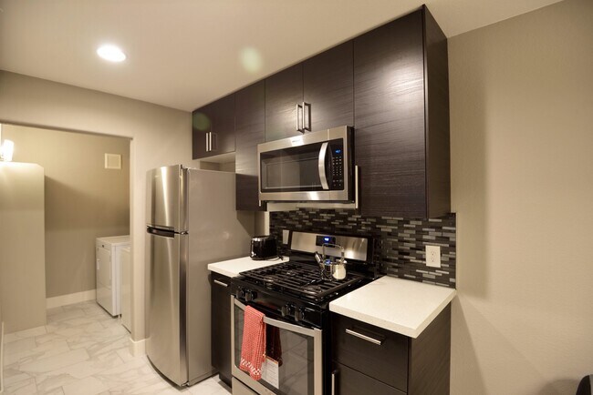 Foto del edificio - 950 Seven Hills Dr