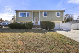 Building Photo - 701 Beach Ave