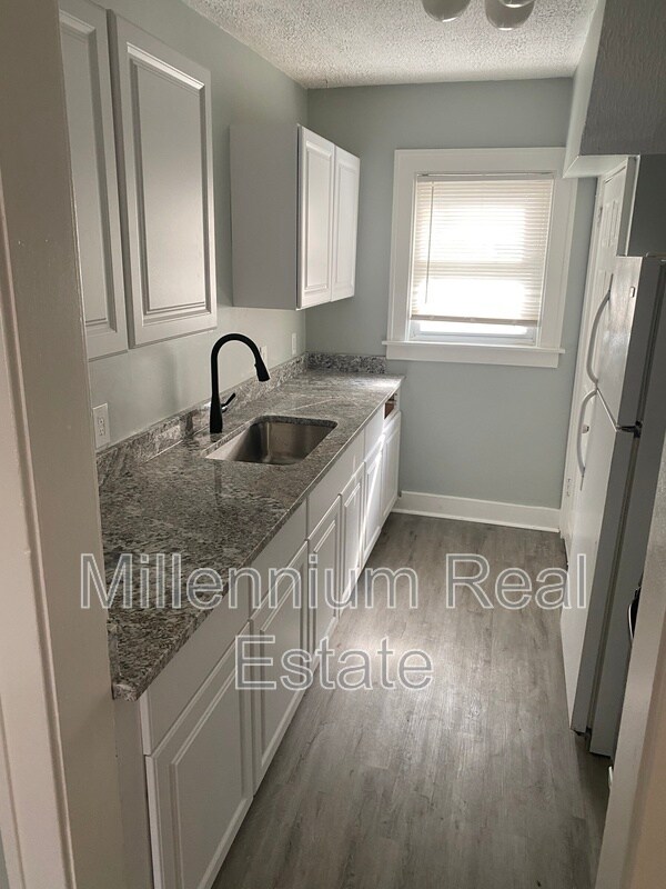 Building Photo - 77 E Fairmount Ave