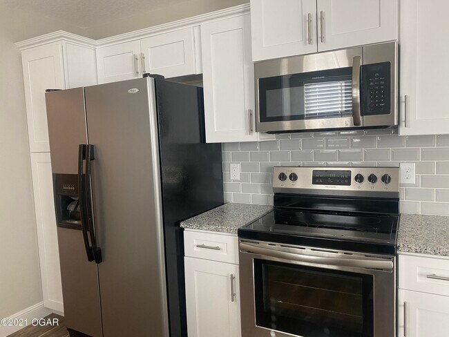 Building Photo - 2529 S Willard Ave