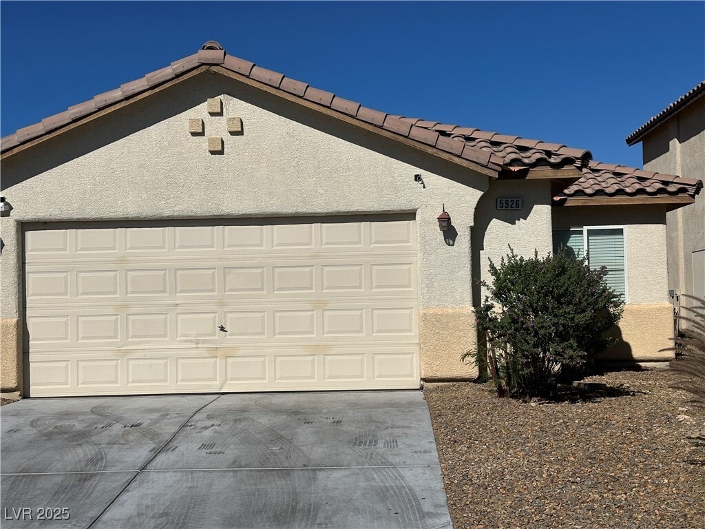 Foto principal - 5926 Mahogany Mountain Dr
