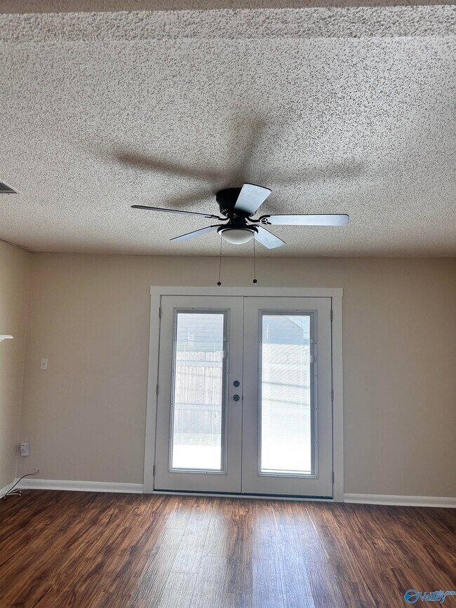 Foto del edificio - 14001 Sandhurst Dr SW