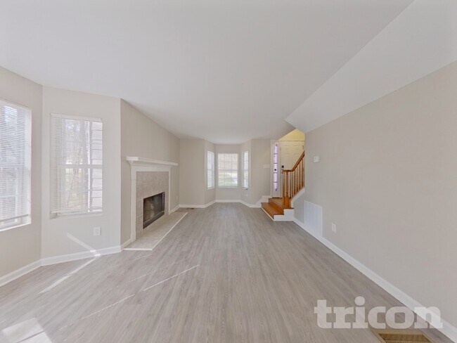 Foto del edificio - 3912 Laurel Bend Dr