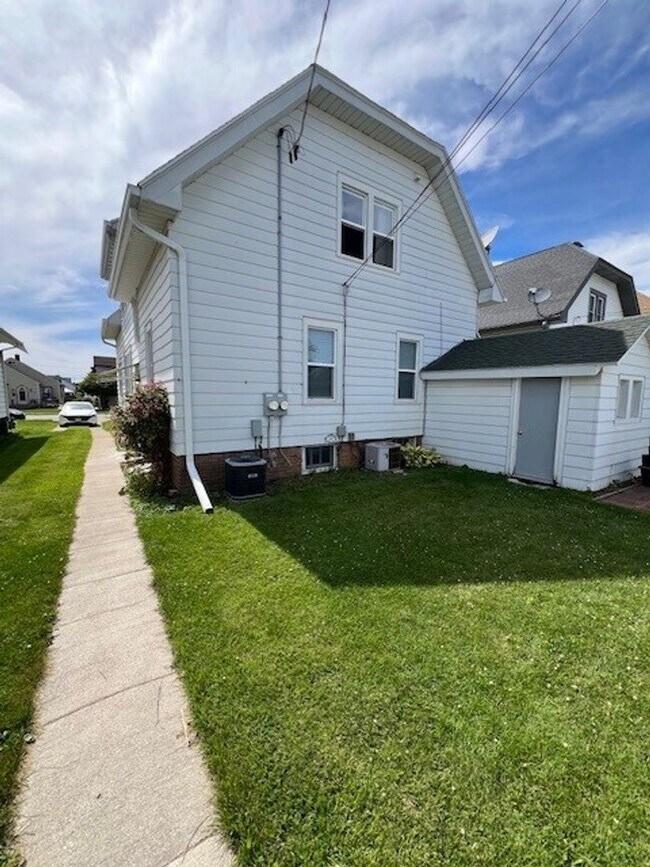 Building Photo - Trust - KNCB Properties - 2327 Green Stree...