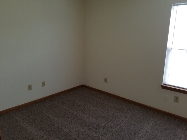 Spacious 3-Bedroom, 2-Bath with 2-Car Attached Garage! - Spacious 3-Bedroom, 2-Bath with 2-Car Attached Garage! House