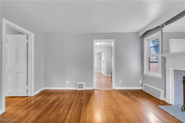 Building Photo - 15904 Invermere Ave