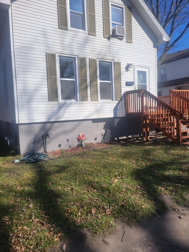 Primary Photo - 208 McClelland Ave