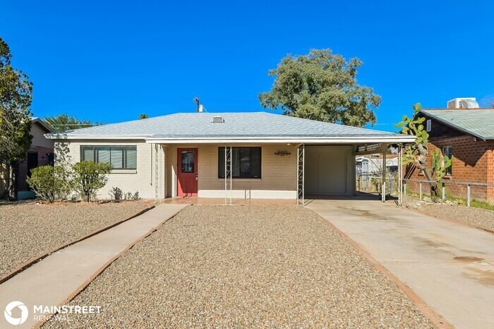Primary Photo - 2407 E Beverly Dr