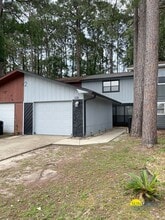 Building Photo - 42 7th Ave