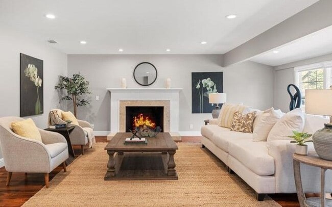 Foto del edificio - Beautiful Single-Story Home with Pool in Prime Concord Location –