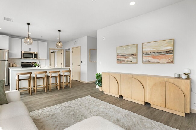 Building Photo - The Waverly