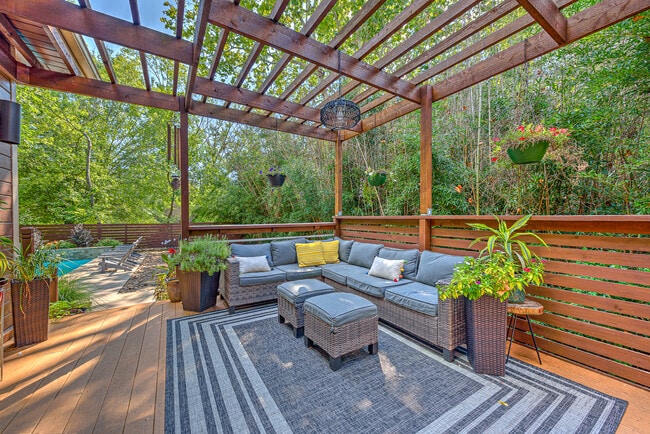 Photo - 21 E Martin Luther King Jr Blvd House