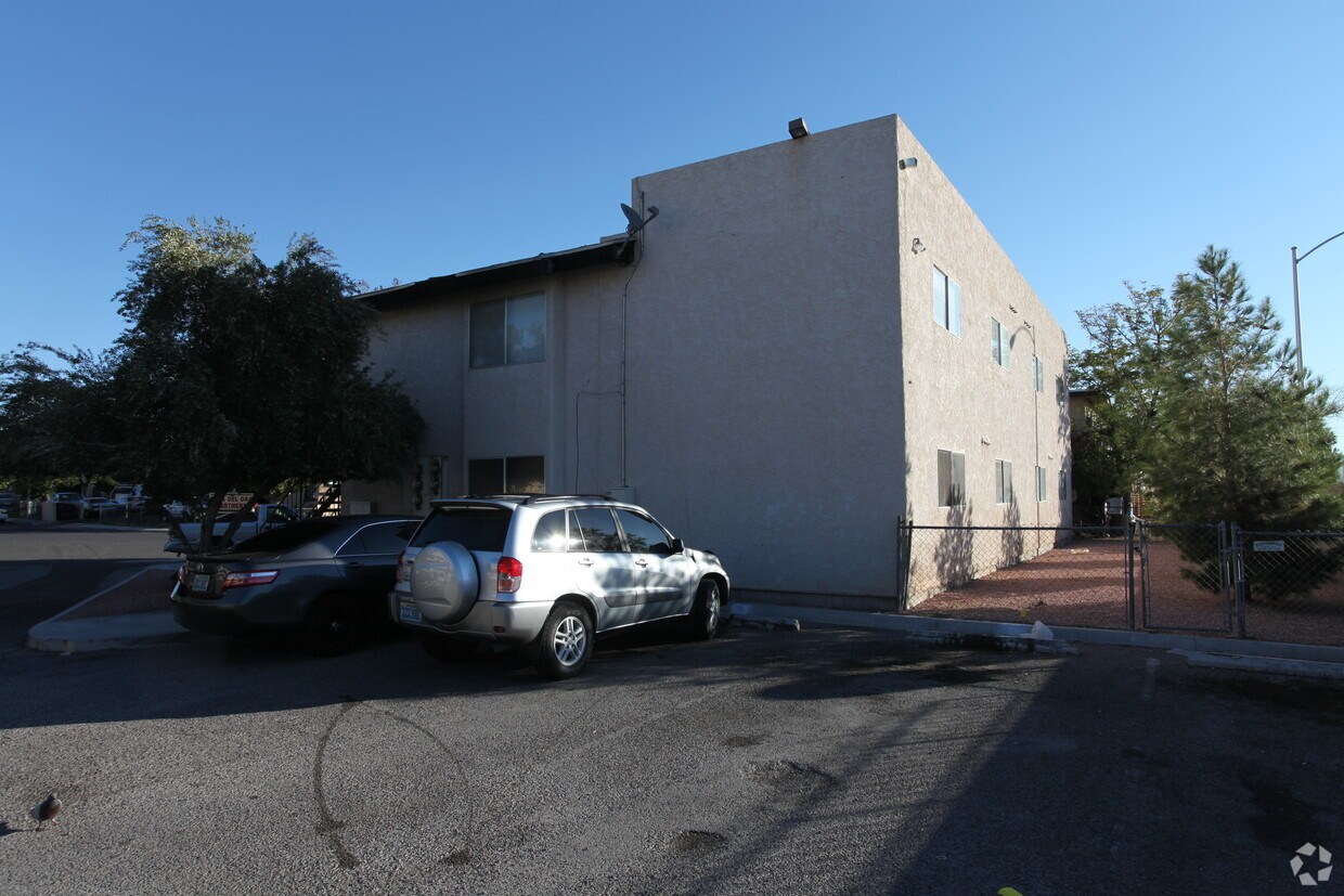 Building Photo - 5459 Retablo Ave