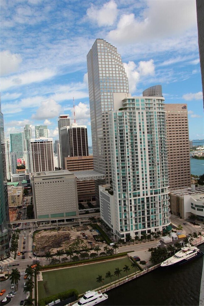 Foto del edificio - 465 Brickell Ave