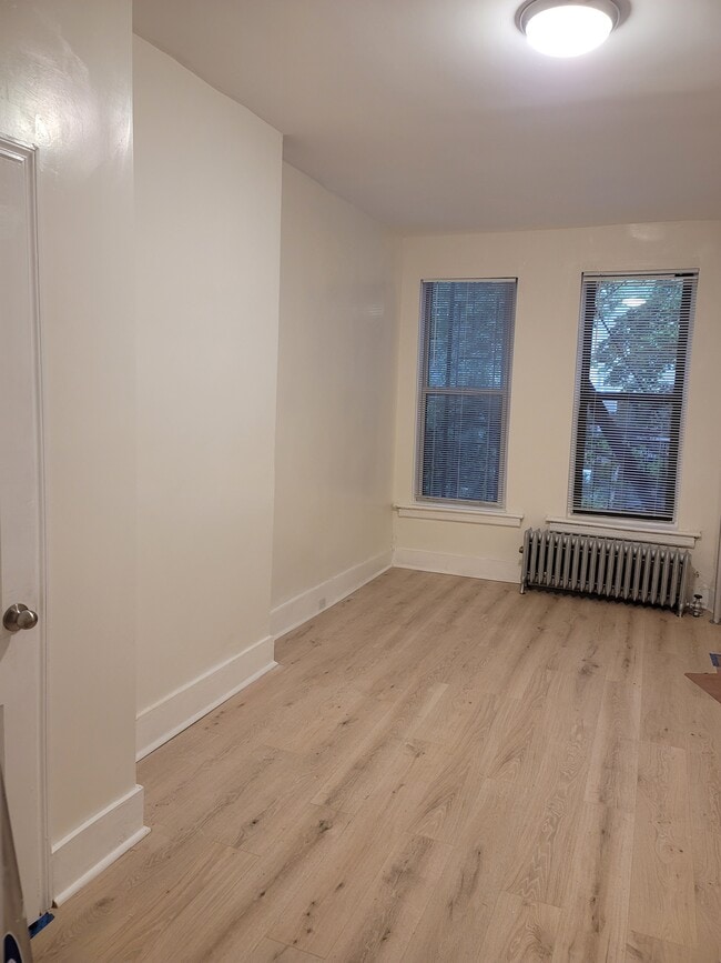 Building Photo - 525 Chauncey St