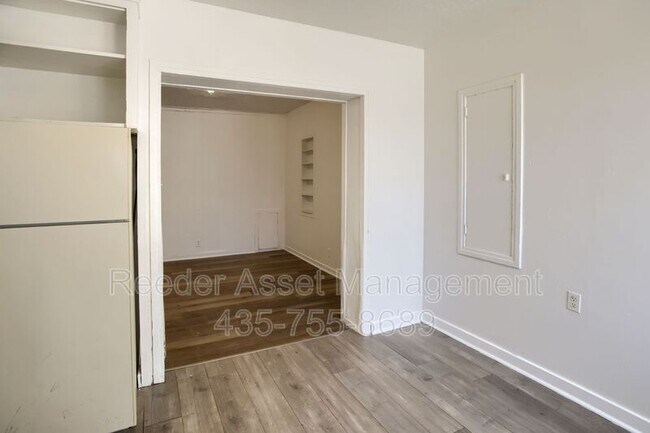 Building Photo - 68 E 300 S