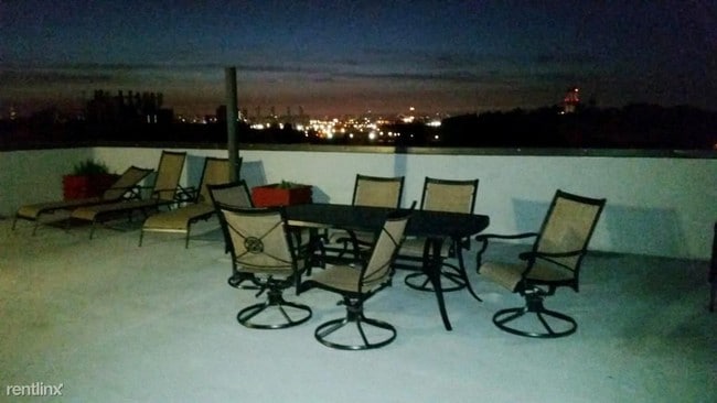 Building Photo - 1976 77th St