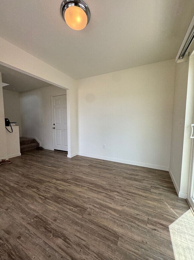 Foto del edificio - 5836 Thurless Ln