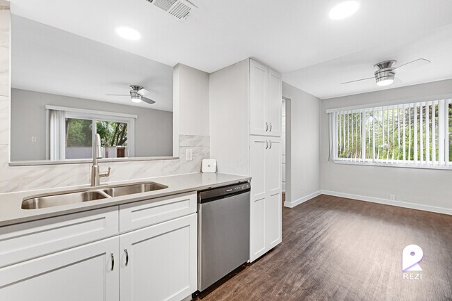 Building Photo - 1430 Redbud Trail