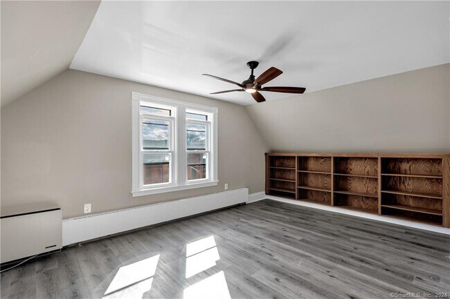 Foto del edificio - 62 Russ St