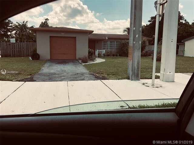 Primary Photo - 6100 NW 19th St