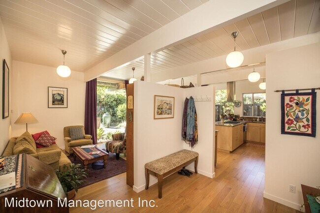 Building Photo - 4 br, 3 bath House - 290 Parkside Dr