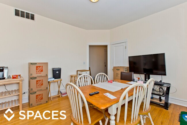 Building Photo - 1415 W Addison St