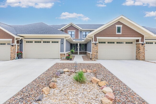 Building Photo - Devil's Lake Townhomes