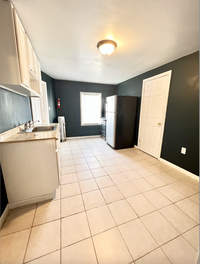 Kitche (2) - 38 N 22nd St