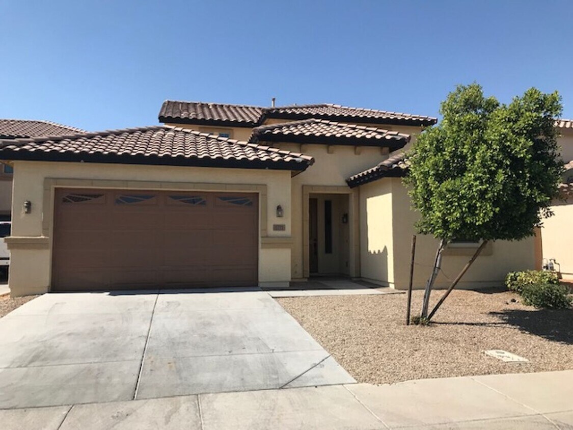 Exquisite Chandler 4 bed 3 bath home with Community Pool!! - Exquisite Chandler 4 bed 3 bath home with Community Pool!!