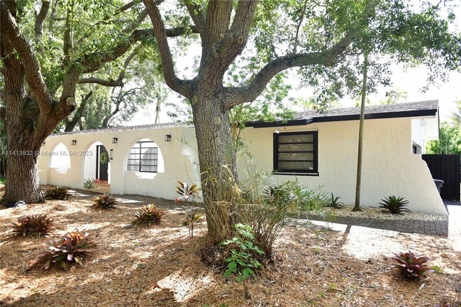 Building Photo - 15545 SW 78th Pl