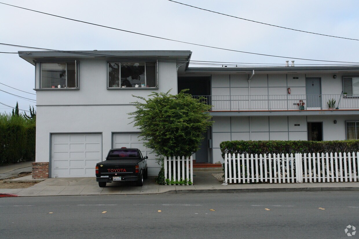 Primary Photo - 855 N Delaware St