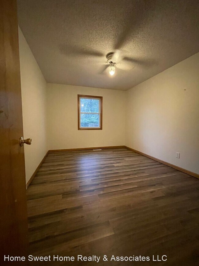 Building Photo - 2 br, 2 bath House - 204-B W Sycamore St