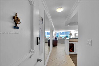 Building Photo - 3140 S Ocean Dr