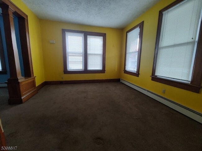 Building Photo - 41 Summit Ave