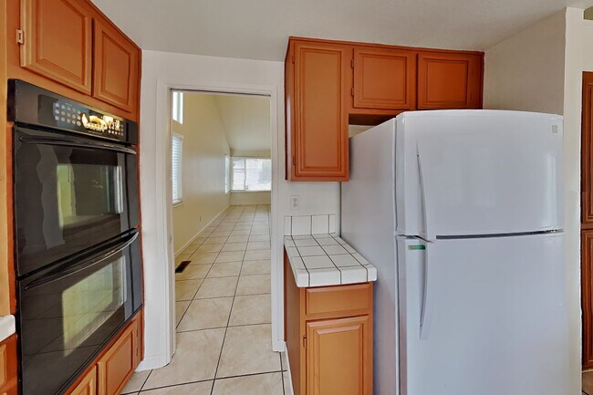Building Photo - 1091 Discovery Way