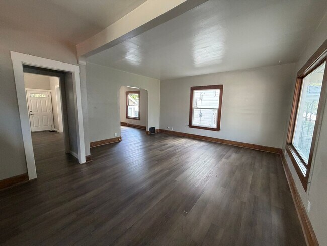 Foto del edificio - 3946 Burnham Ave